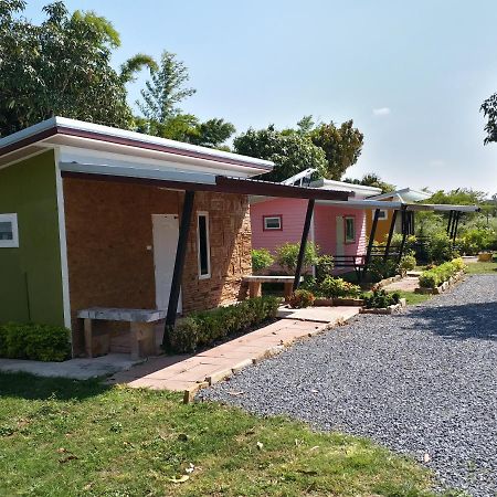 Baan Hin Sai Suay Hotell Nong Sarai Exteriör bild