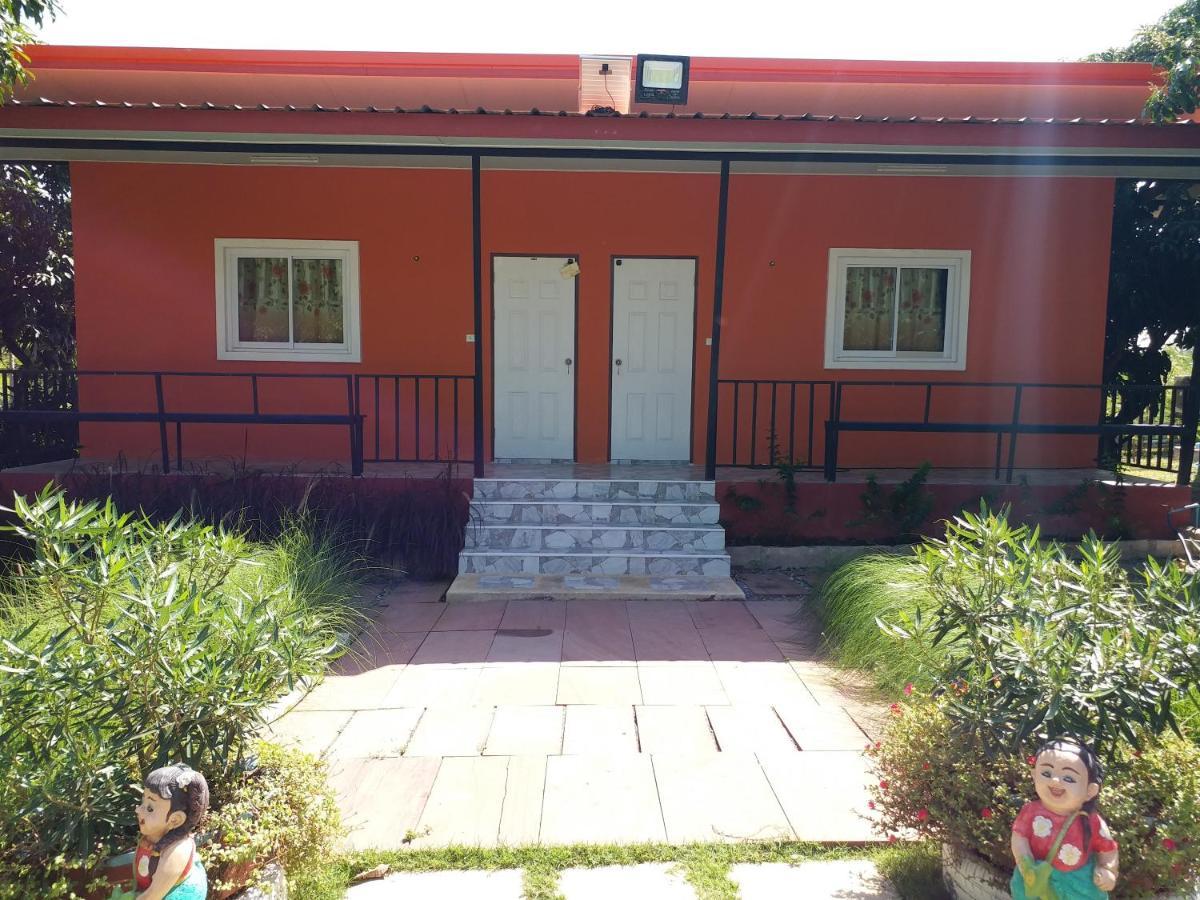 Baan Hin Sai Suay Hotell Nong Sarai Exteriör bild