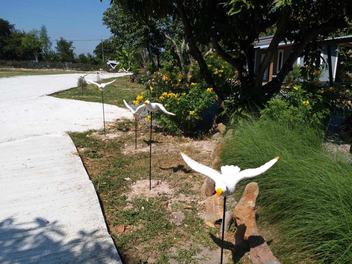 Baan Hin Sai Suay Hotell Nong Sarai Exteriör bild