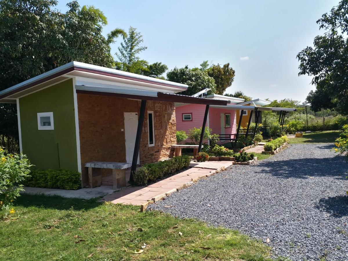 Baan Hin Sai Suay Hotell Nong Sarai Exteriör bild